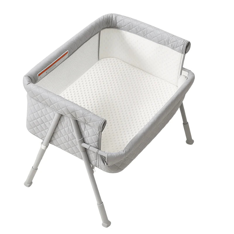 2-in-1 Baby Bassinet with Auto-Lock Wheels, and Breathable Mesh